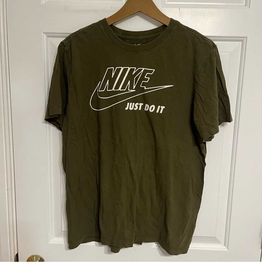 Nike Men's Dark Green Short Sleeve Tee